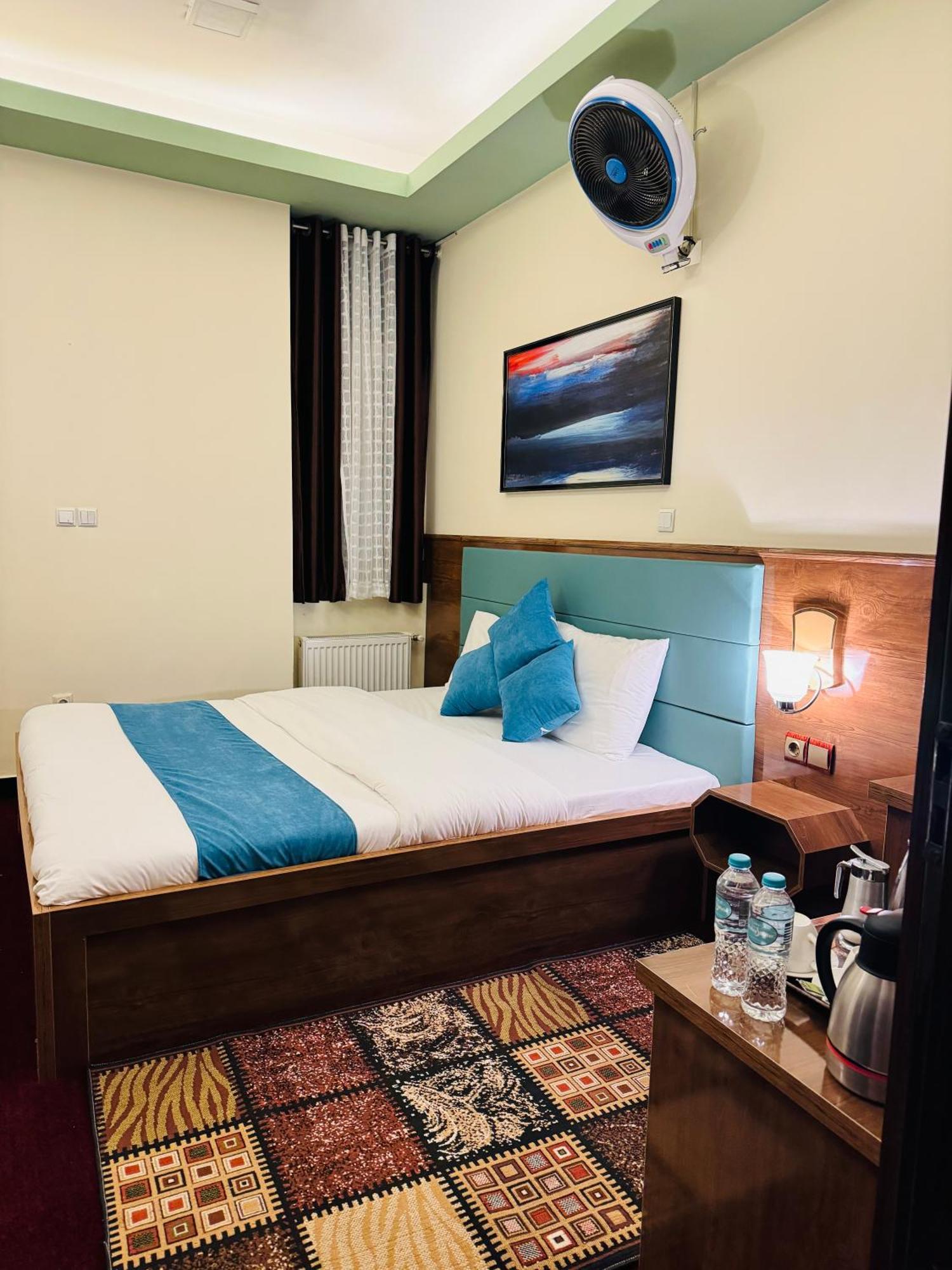 Khyber Hotel Kabul Buitenkant foto