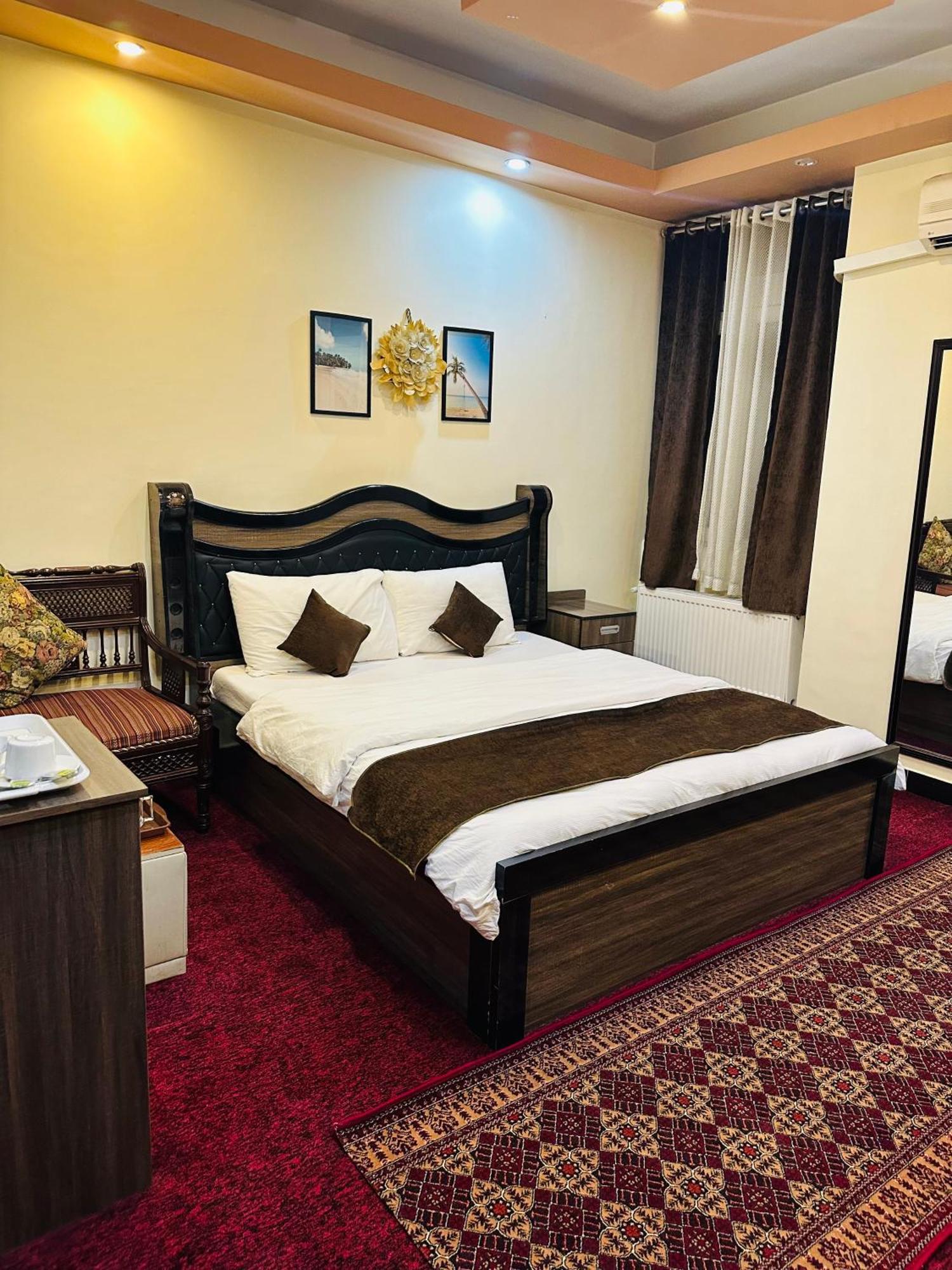 Khyber Hotel Kabul Buitenkant foto