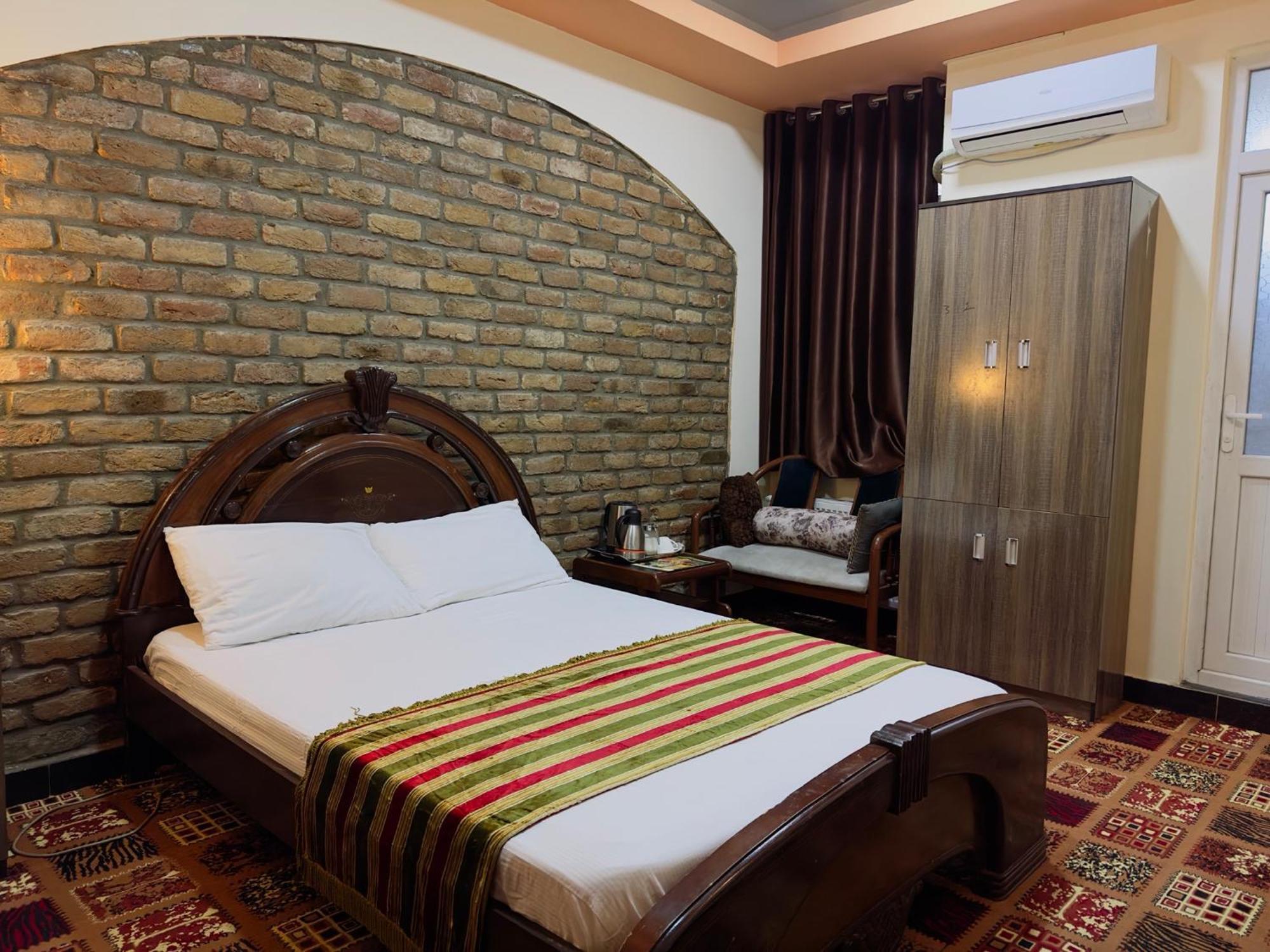 Khyber Hotel Kabul Buitenkant foto